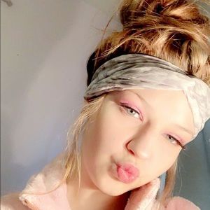 Meet your Posher, Abby